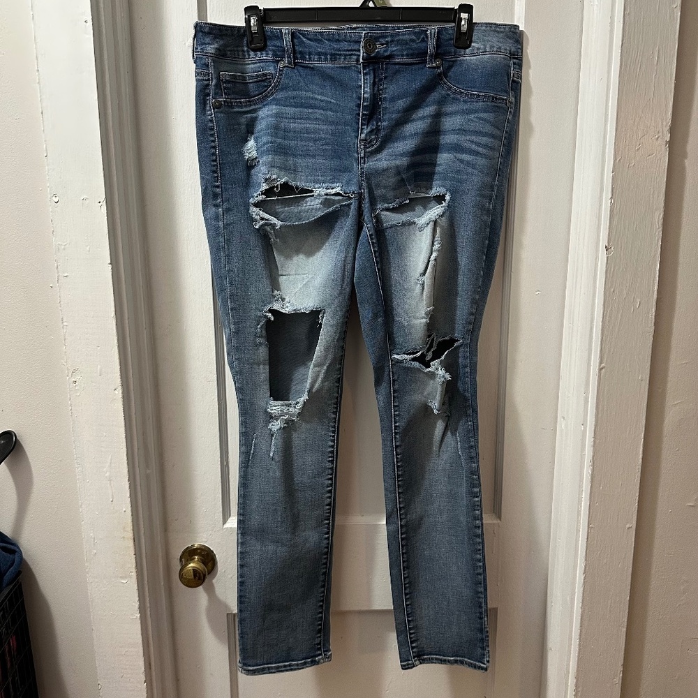Maurices‎ Distressed Skinny Jeans in 20